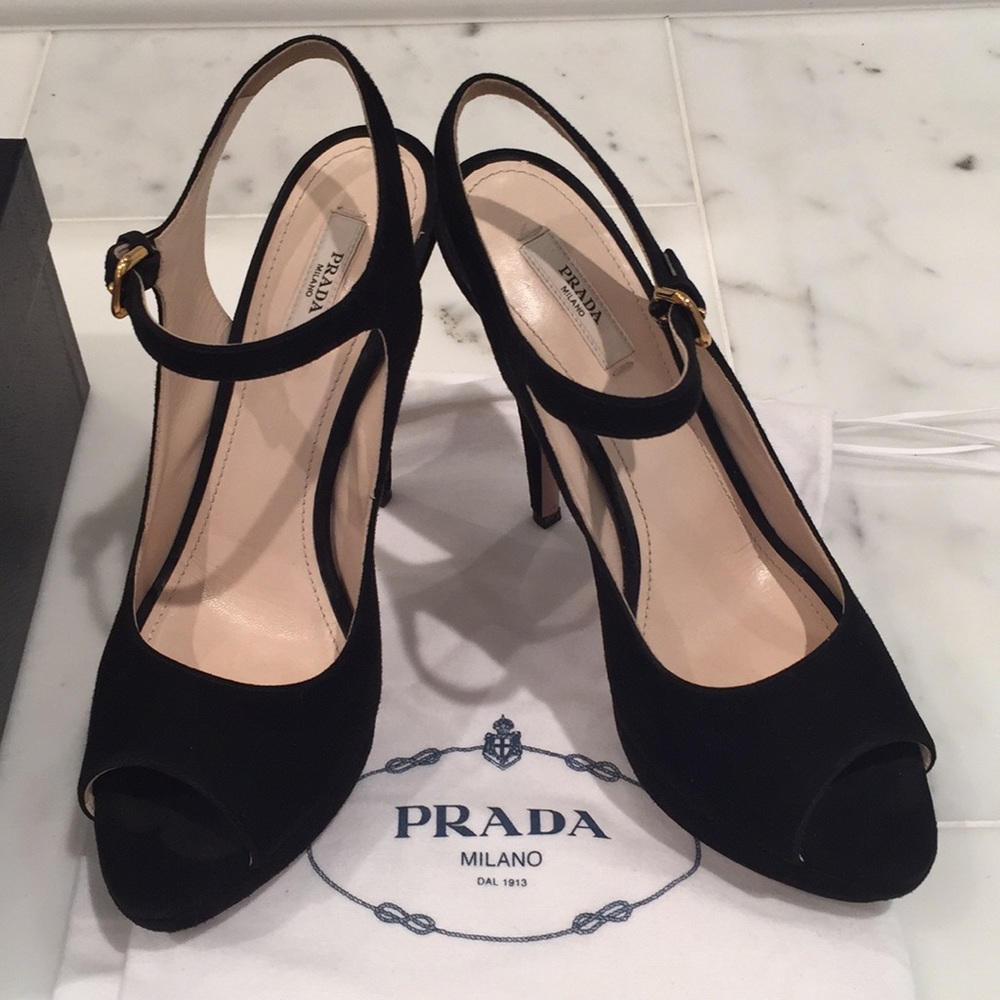 Beautiful Prada black suede heels. “Camoscio Chic”